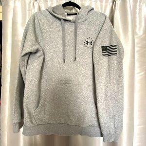 Grey Under Armour sweatshirt